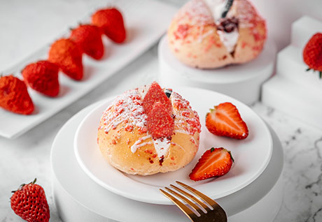 AGOLYN strawberry bread 