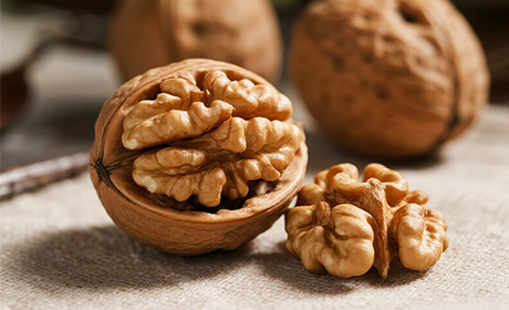 Organic walnuts vs. regular walnuts: Is the price difference worthwhile?