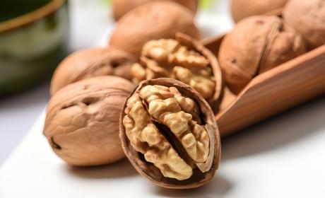 The Antioxidant Power of Walnuts: Fighting Aging Naturally