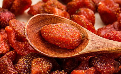 How to Choose Dried Strawberries: Buying Guide & Brand Recommendations
